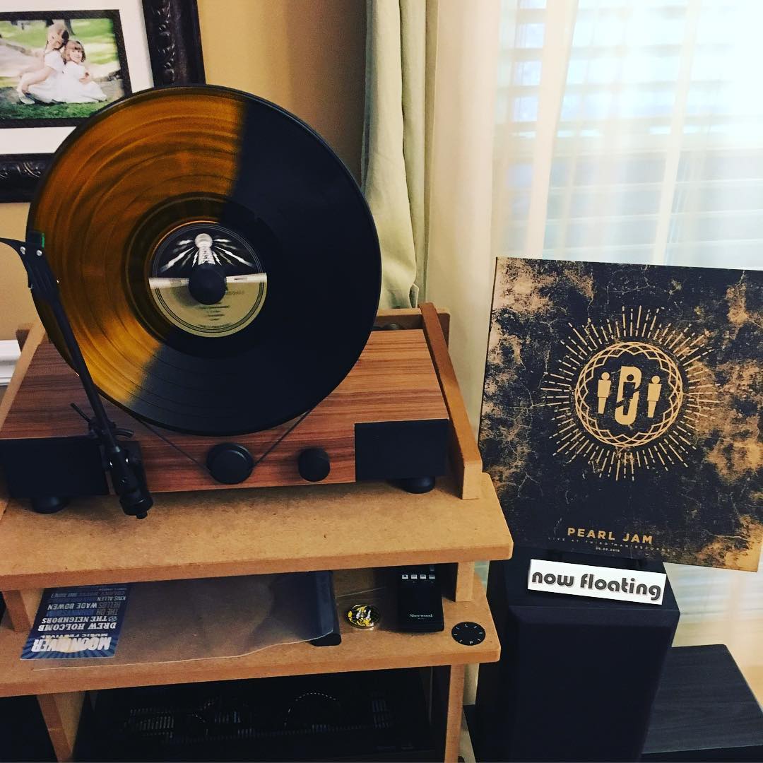 Pearl Jam's "Live at Third Man Records" on lovely split black & gold #vinyl from #thirdmanvault no. 29 is #nowfloating on my @gramovox floating record player.
